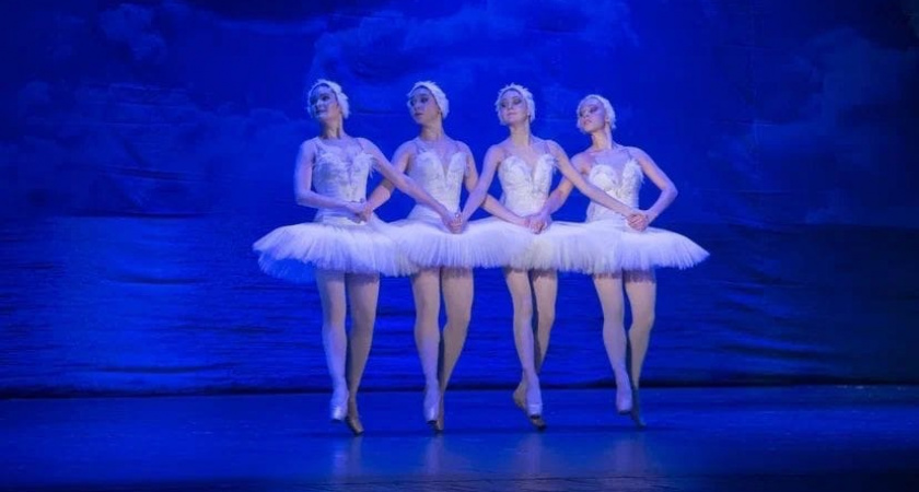 Зрители увидят "Лебединое озеро" на сцене Кировского драмтеатра