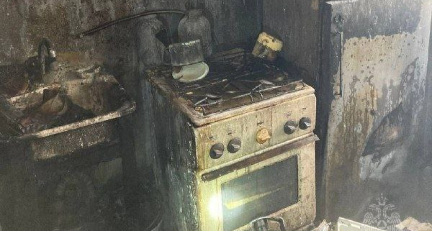 Кировчанин едва не погиб в пожаре из-за неосторожного обращения с огнем на кухне