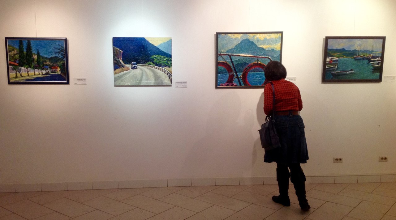 Выставка живописи "Краски Средиземноморья" стартовала в Галерее Прогресса