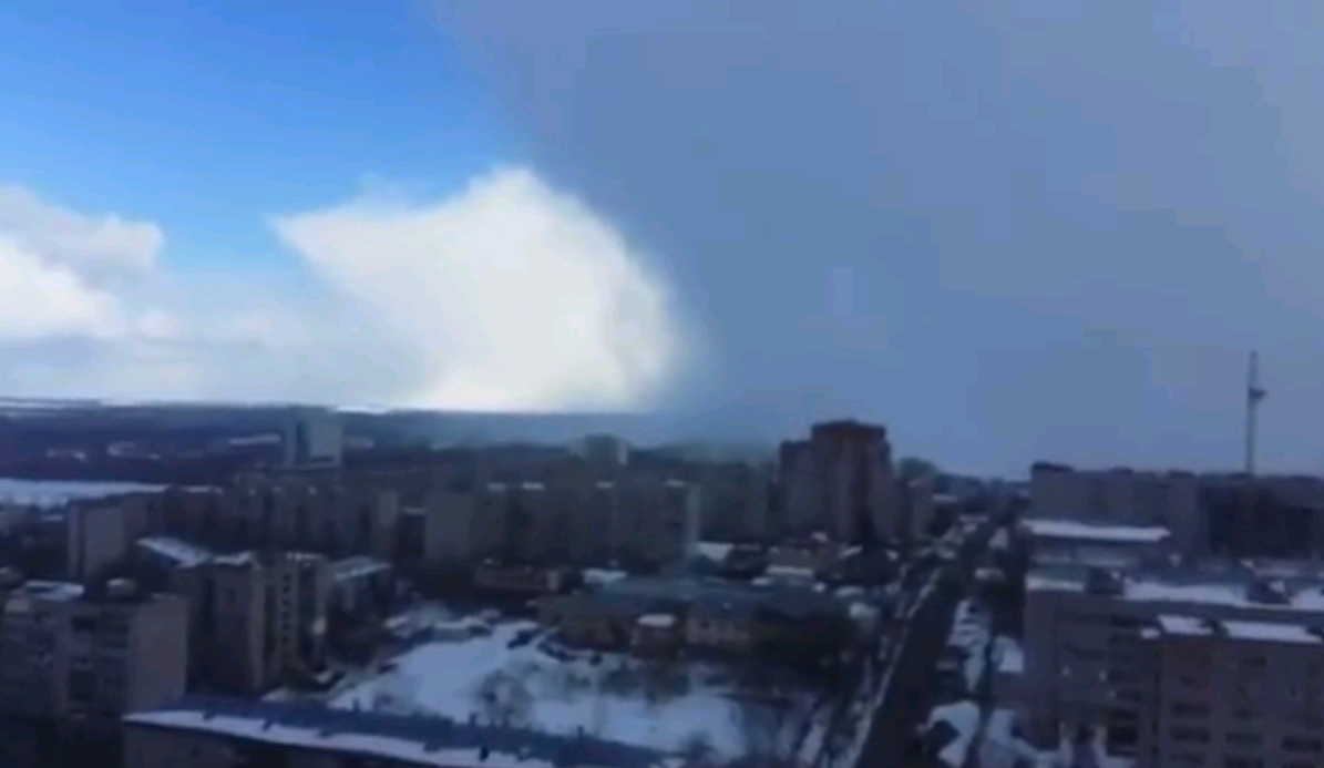 Кировчанин снял необычное облако над Вяткой