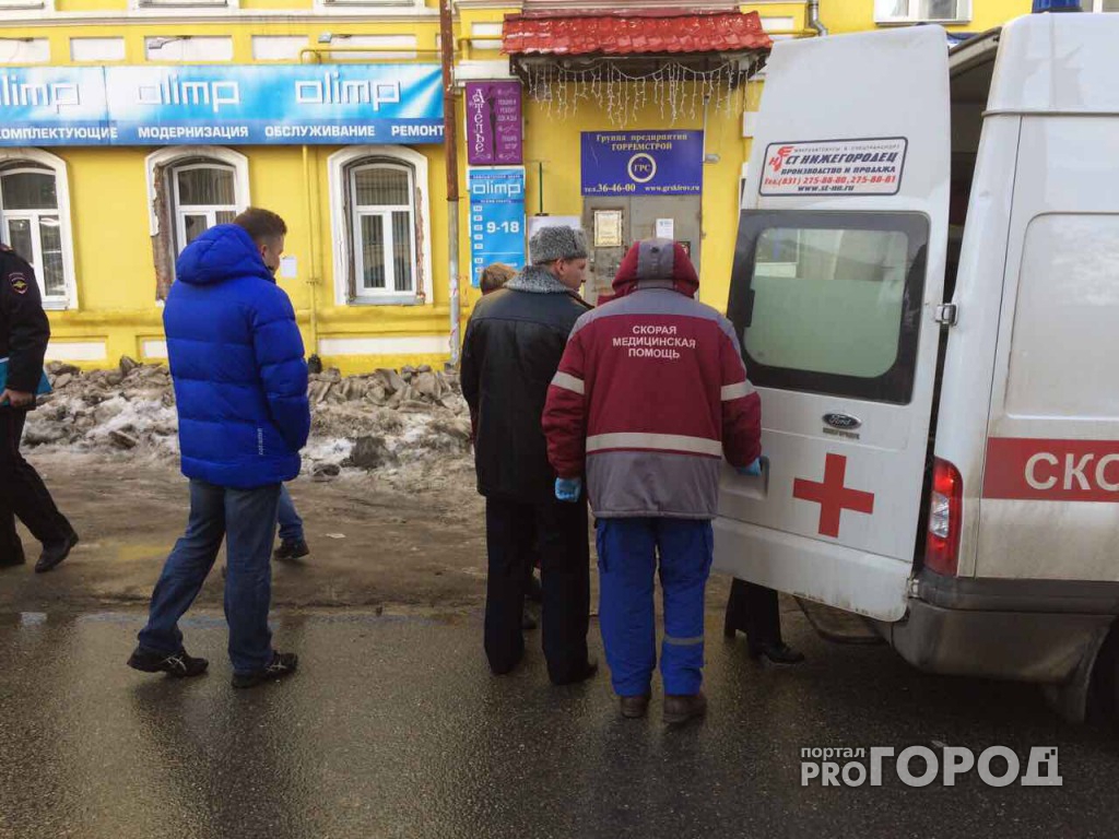 Начальник отдела УК задержан из-за гибели кировчанки от снежной глыбы
