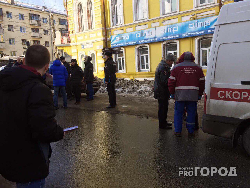 Начальник отдела УК помещен в СИЗО из-за гибели кировчанки от глыбы снега