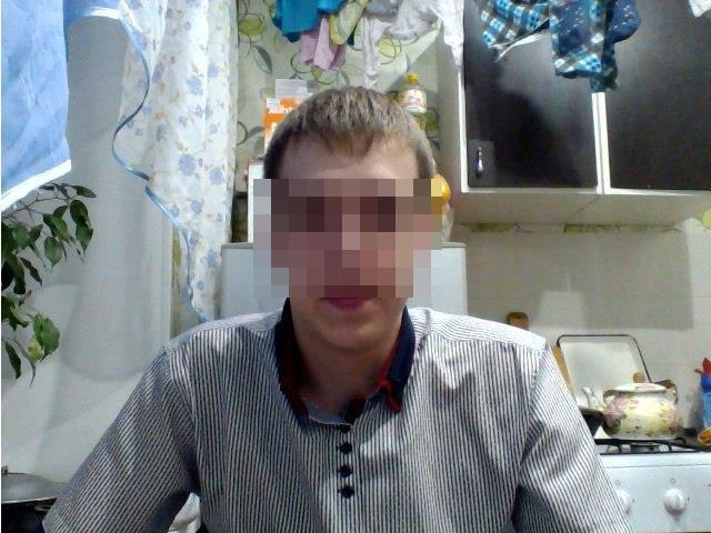 В Кировской области во дворе дома нашли тело 23-летнего парня
