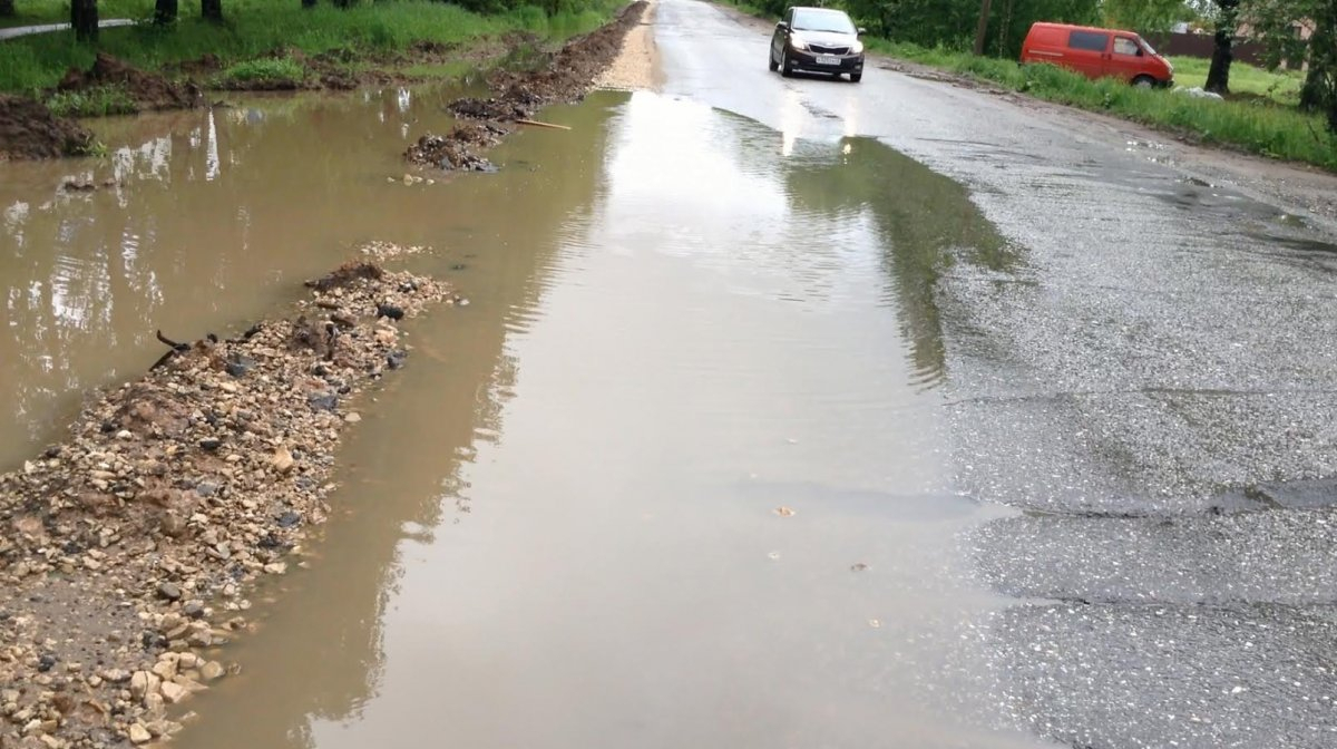 В Ганино размывает новую дорогу за 30 миллионов рублей