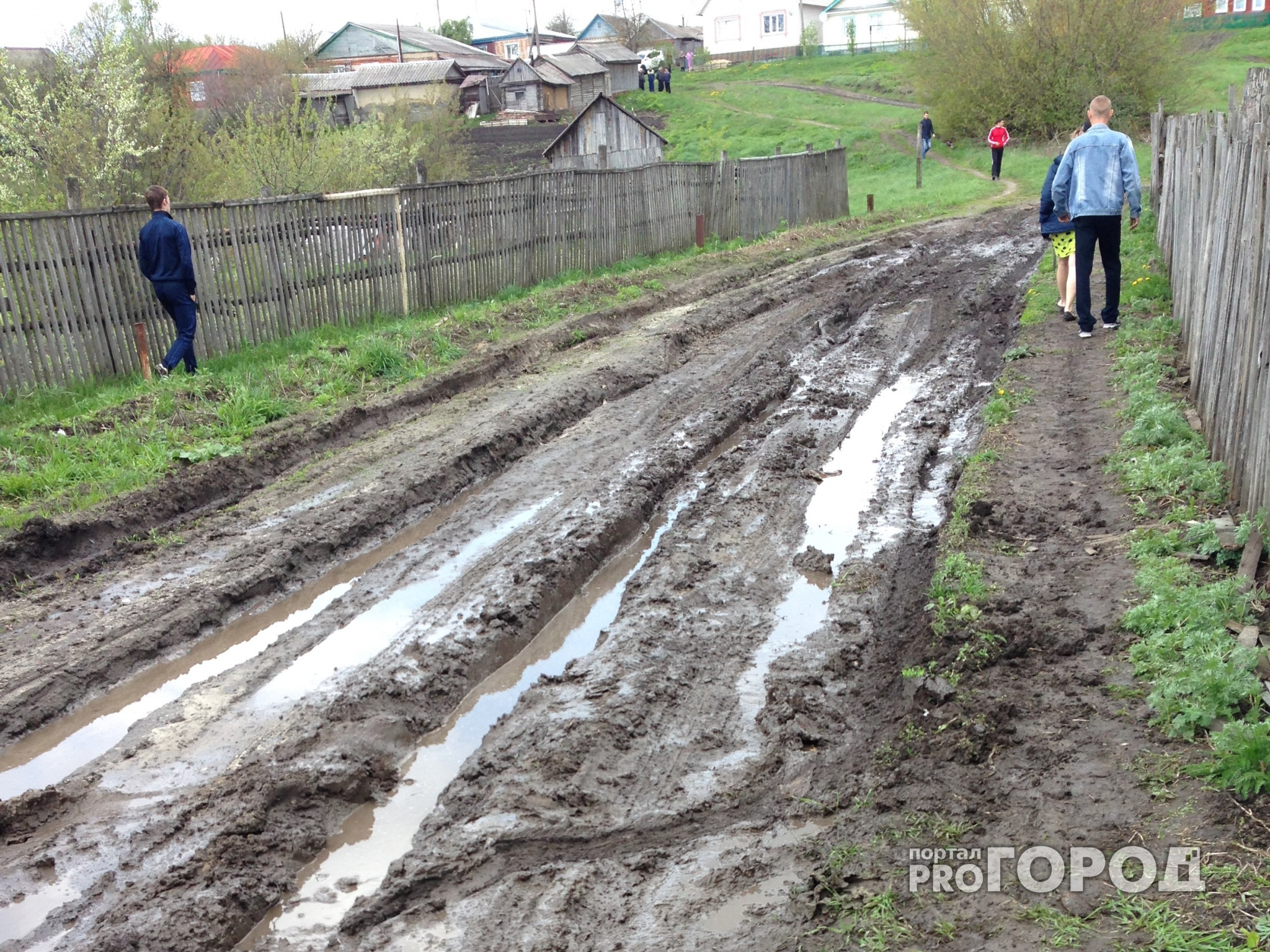 В Кировской области кирпичом от снесенных домов укрепят дороги