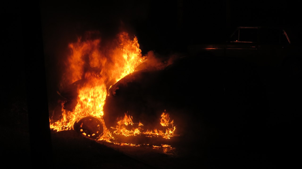 В Кировской области сгорел Lexus за 3,5 миллиона рублей