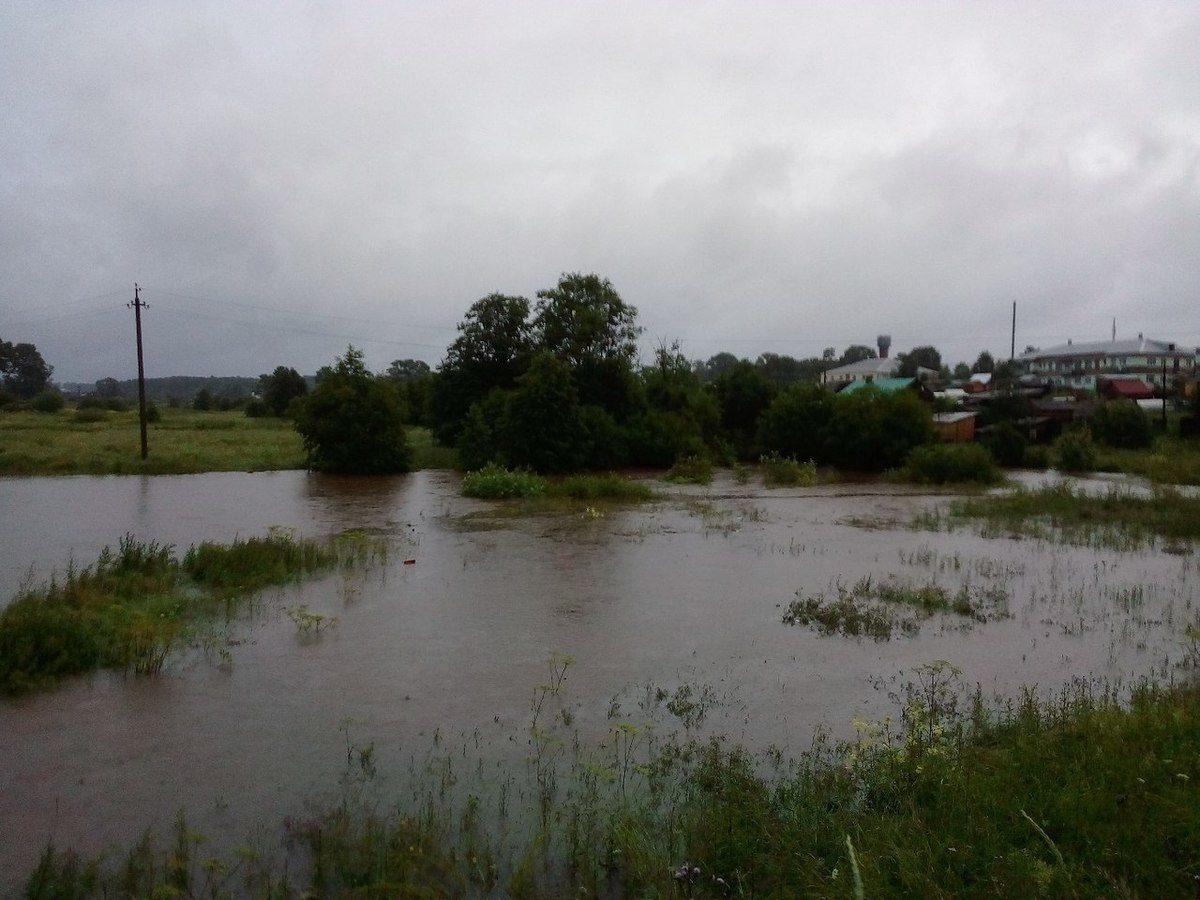 Сильные ливни в Кировской области вызвали мощный паводок