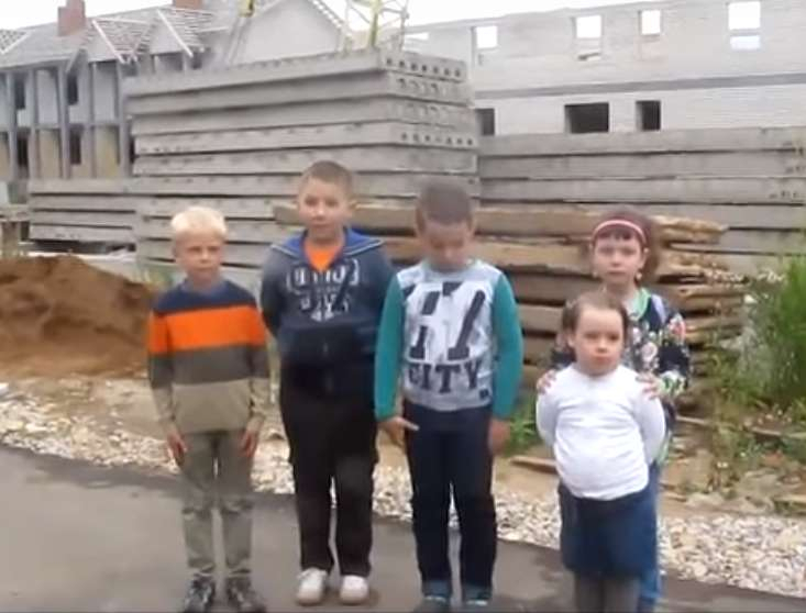 В Кирове дети обманутых дольщиков записали стихотворное обращение к Путину