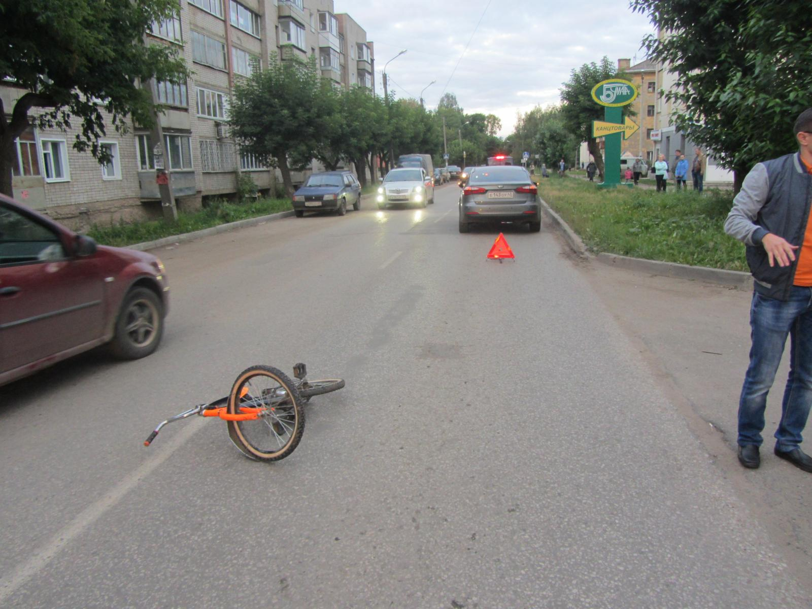В Кирове иномарка сбила 6-летнего мальчика на велосипеде