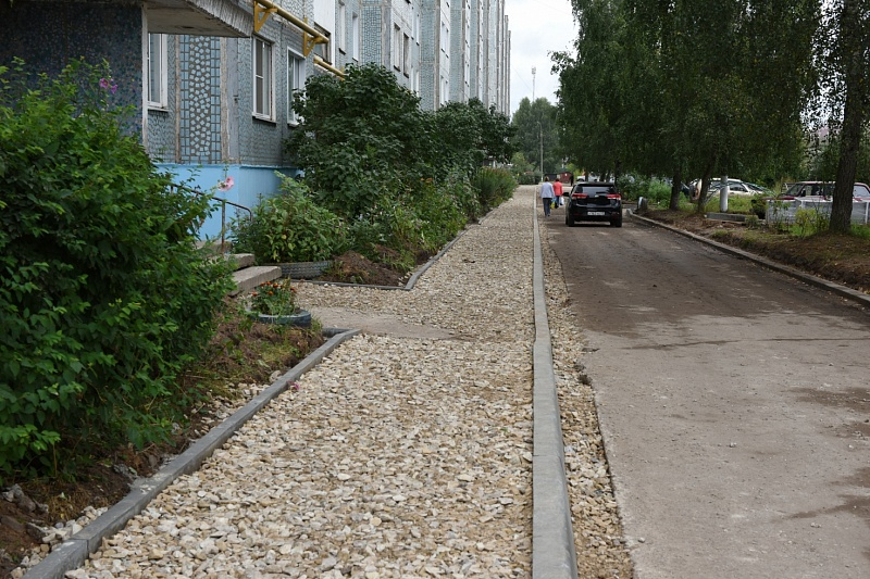 На улице Павла Корчагина впервые за 20 лет ремонтируют дороги во дворах