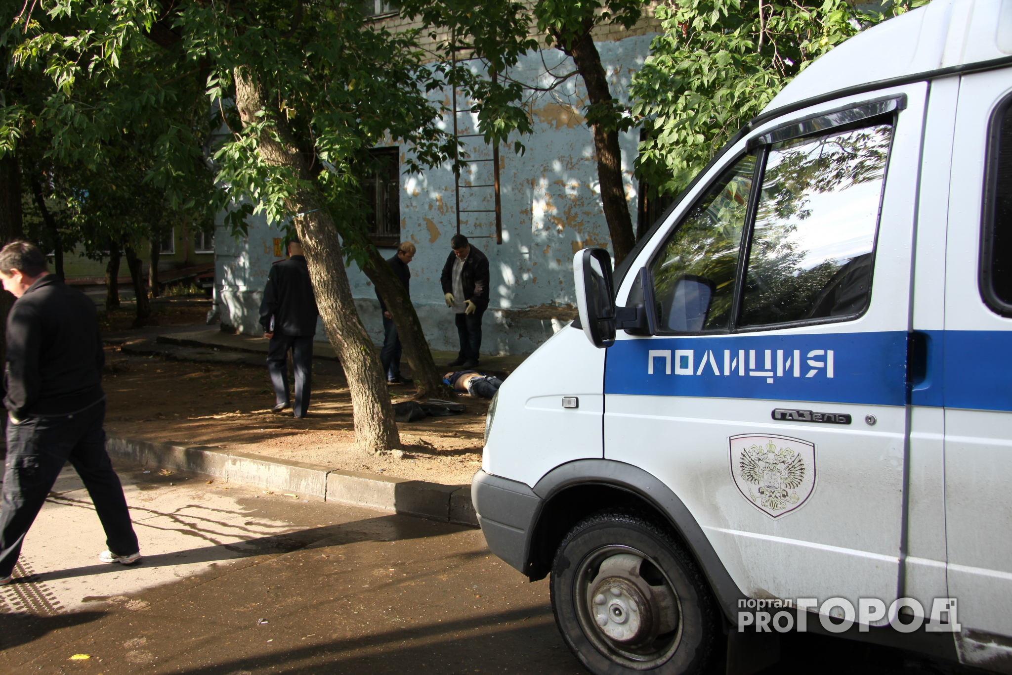 В Кирове у дома обнаружили тело молодого мужчины