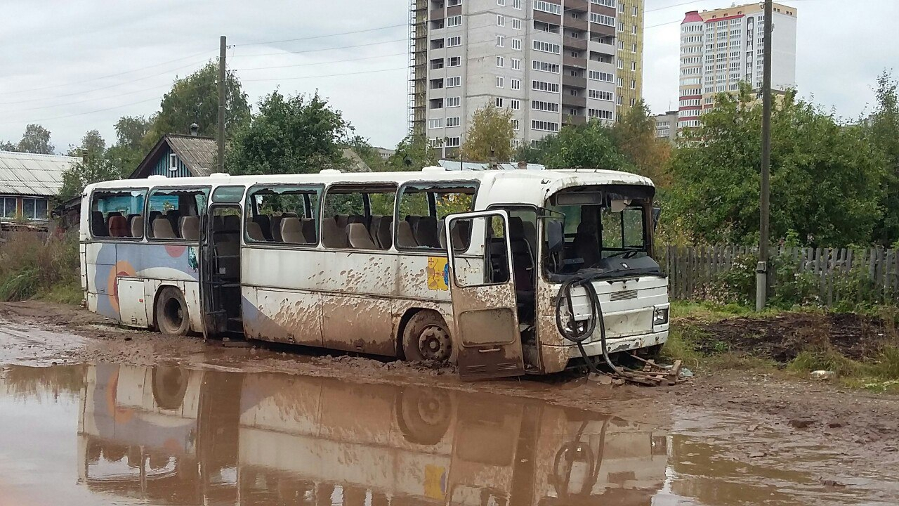 В Кирове ребенка обвиняют в порче заброшенного автобуса на 120 тысяч