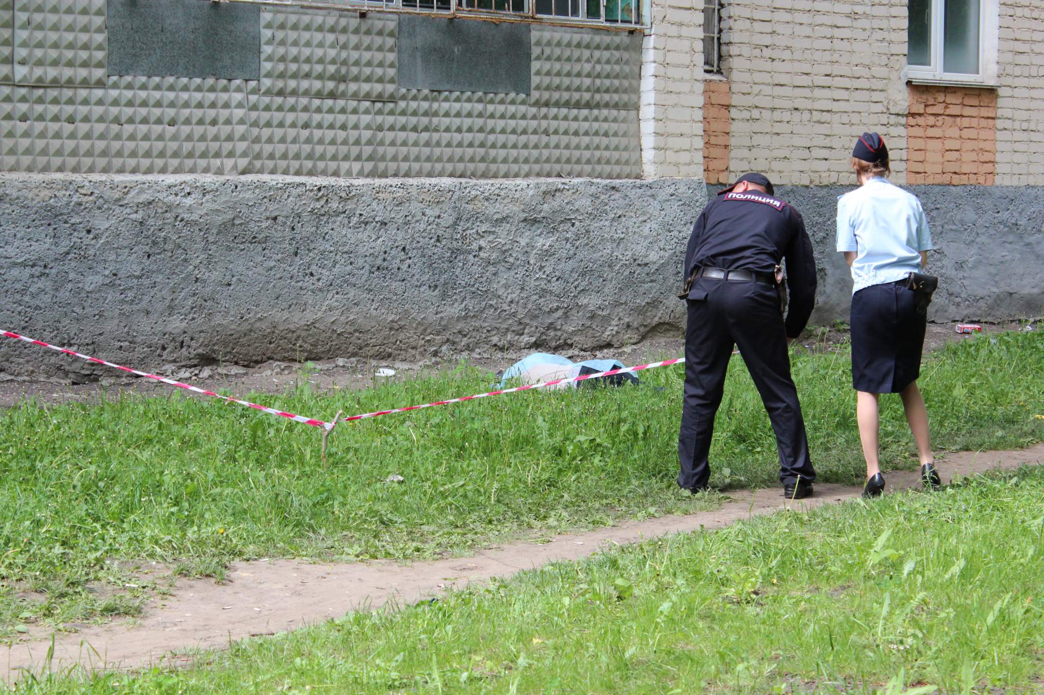 В Кирове женщина выпала с 9 этажа во время мытья окон