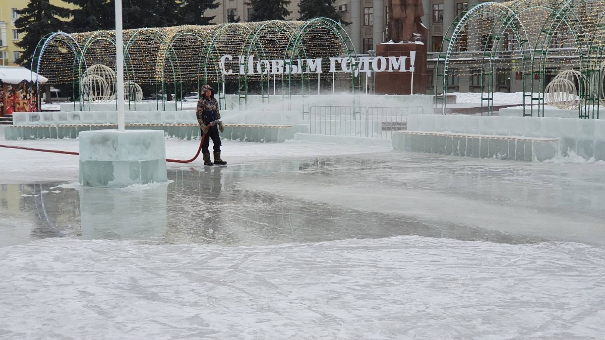 Патрулирование и видеонаблюдение: администрация Кирова отчиталась о безопасности в ледовом городке
