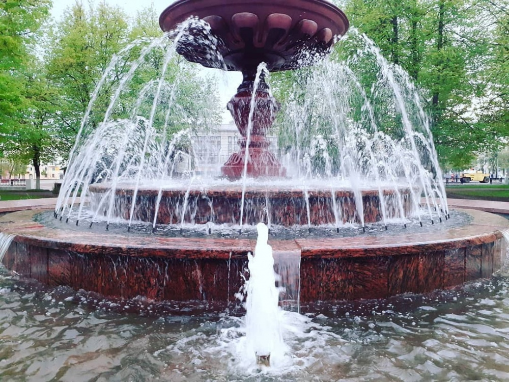 На Театральной площади в Кирове отключили фонтан
