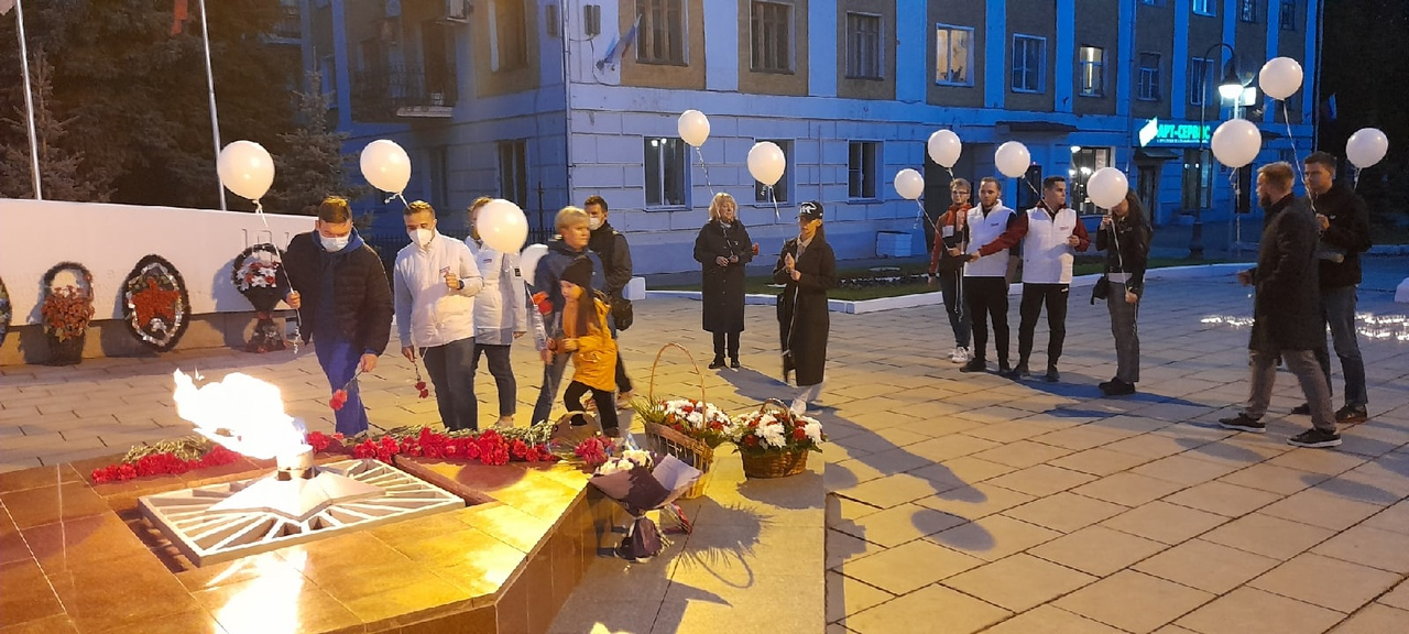 В Кирове активисты на мемориале Вечного огня провели акцию «Помним Беслан»