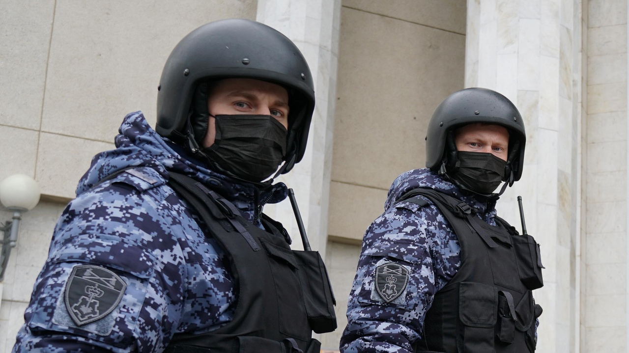В Кирове задержали двух мошенников, находящихся в розыске