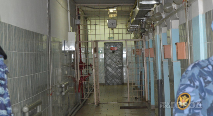 Фекалии на обед и обливание кипятком: кировские заключенные рассказали о пытках