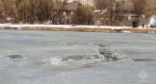 "Девочки побежали вытаскивать собак": кировчане стали очевидцами, как школьницы провалились под лед в пруду на Северо-Садовой