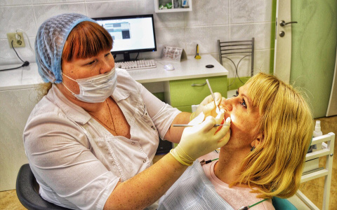 Как ухаживать за зубами после 50 лет?