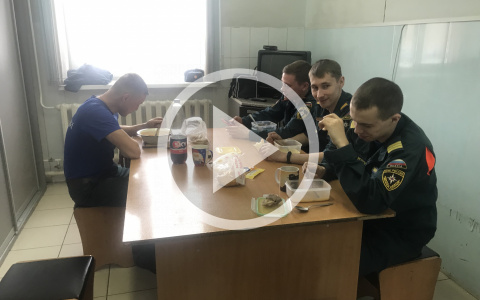 Обед по расписанию и сборы за минуту: репортаж из кировской пожарной части
