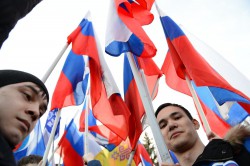 В честь Дня российского флага активисты раздадут тысячу ленточек с триколором