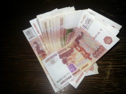 Черный понедельник: как кировчанам сохранить сбережения после обвала рубля?
