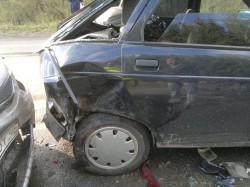 В Кировской области столкнулись три авто: есть пострадавшие