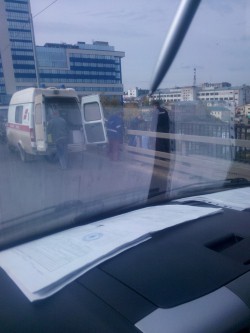 Кировчанина, который пытался прыгнуть с моста, увезли в психбольницу