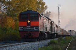 В Кировской области 17-летняя девушка попала под поезд