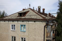 В Кирове очевидцы сообщили в полицию о том, что мужчина собирается спрыгнуть с крыши
