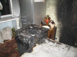 В Кирове ребенок решил сварить для родителей кашу и устроил пожар