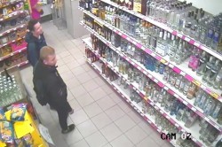 В Кирове ищут молодых людей, укравших три бутылки виски из магазина
