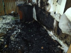 В Кировской области сгорел гараж с иномаркой внутри