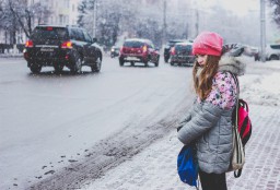В Кирове ребенок час шел пешком, потому что его выставили из автобуса