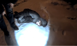 В Кирове парень, не добравшись до дома, уснул на тротуаре