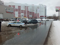 В Кирове мужчина умер от сердечного приступа за рулем авто