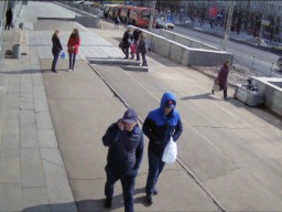 На парковке у ЦУМа двое кировчан украли из Lada Granta 200 000 рублей