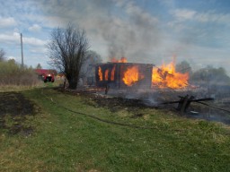 В Кировской области полностью сгорел дом
