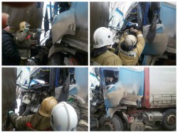 В Кировской области столкнулись два грузовика: зажатый в авто водитель фотографировал спасателей во время работы