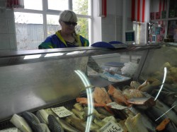 Обзор цен: в Кирове подорожала рыба, картофель, капуста и яблоки, но подешевела морковь