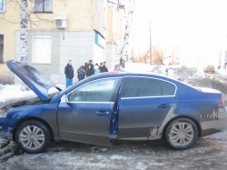 В Кирове во время стоянки вспыхнула иномарка