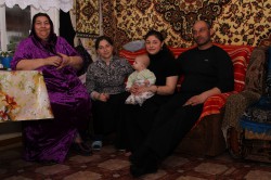 Будни цыганской семьи: мечты, социальные сети и семейные традиции
