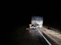 В Кировской области мотоцикл врезался в КамАЗ: двое погибли