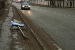 Кировчанин: на Филейке сбили два дорожных знака