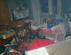 В Кировской области пожарные, открыв бензопилой дверь горящей квартиры, обнаружили труп