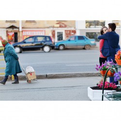Утро в Кирове: девушки на мотоцикле и любовь в городе