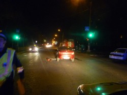 В Кирове столкнулись отечественное авто и иномарка: пострадал один человек