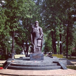 В Кирове установили памятник Трифону Вятскому