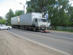 В Кировской области подросток на мотоцикле врезался в КАМАЗ